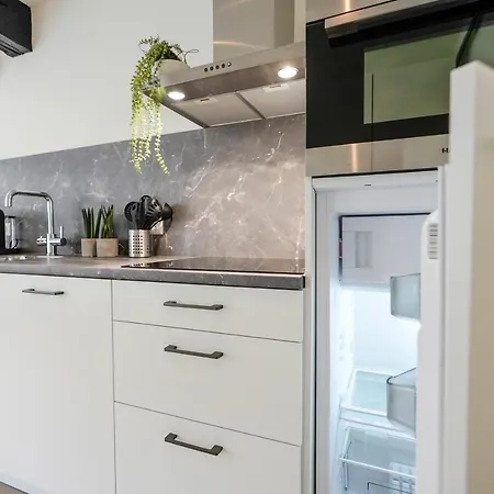 Deluxe 20m2 Canal View *