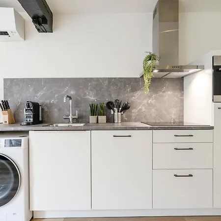 Deluxe 20m2 Canal View *