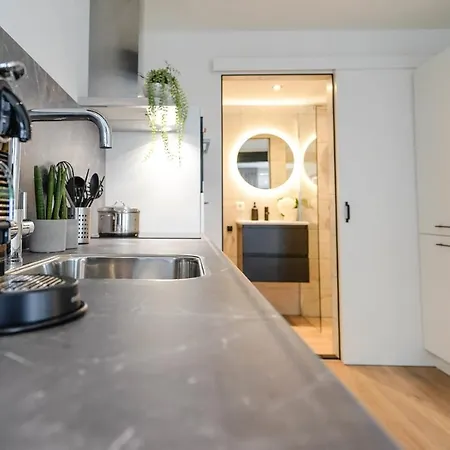 Deluxe 20m2 Canal View *