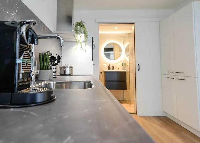 Deluxe 20m2 Canal View *