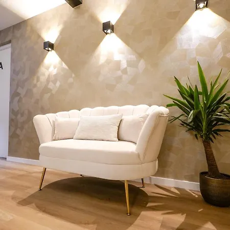 Deluxe 20m2 Canal View *
