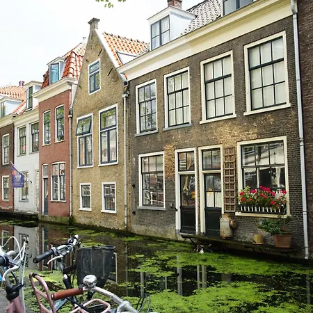Deluxe 20m2 Canal View